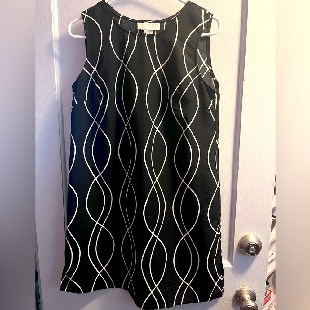 Black/white minidress